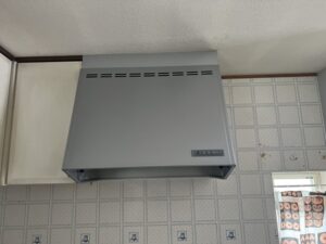 愛媛キッチン取付け隊　プロペラファンフード取替　施工後